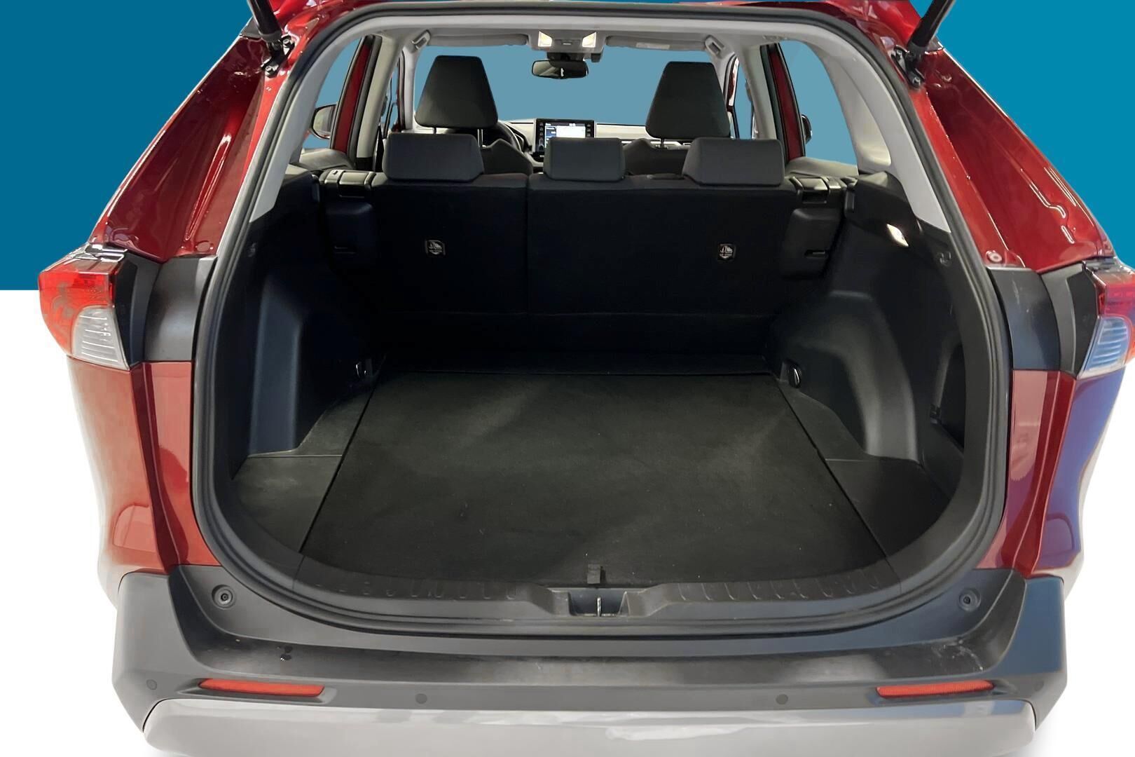 Toyota RAV4 iso kuva 23