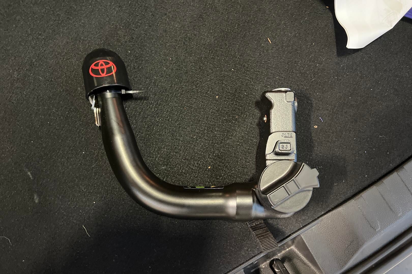 Toyota RAV4 iso kuva 11