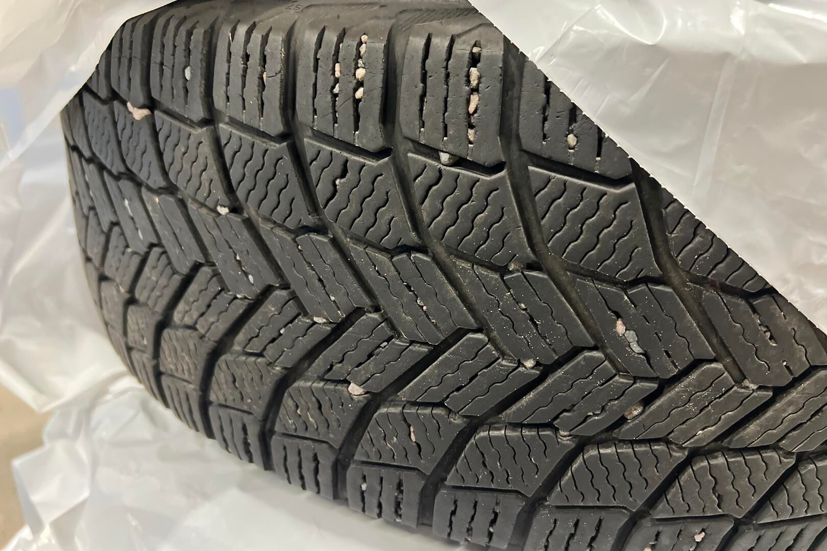 Toyota RAV4 iso kuva 12