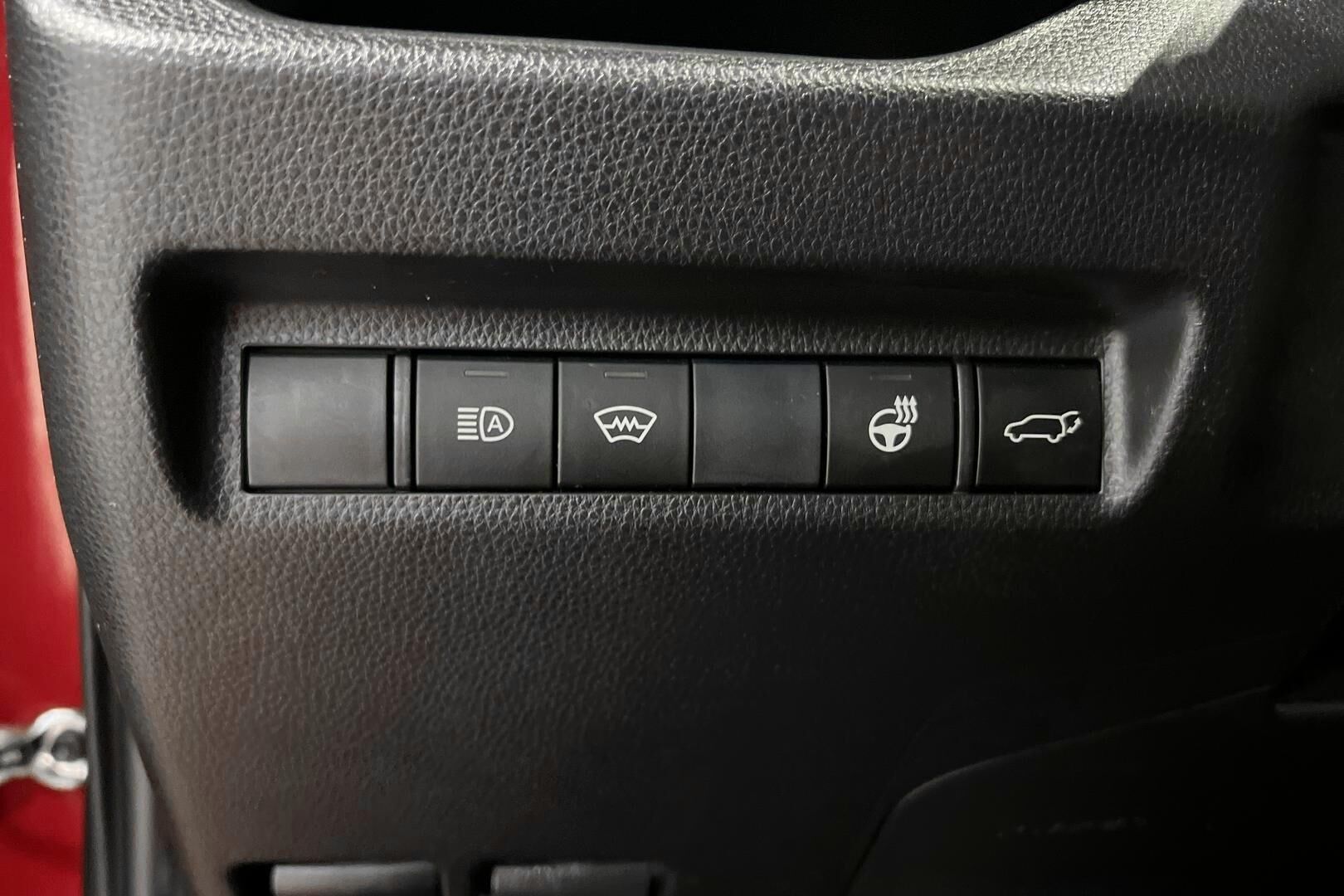 Toyota RAV4 iso kuva 24