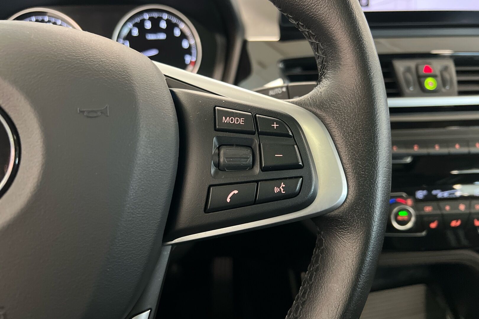 BMW X1 iso kuva 15