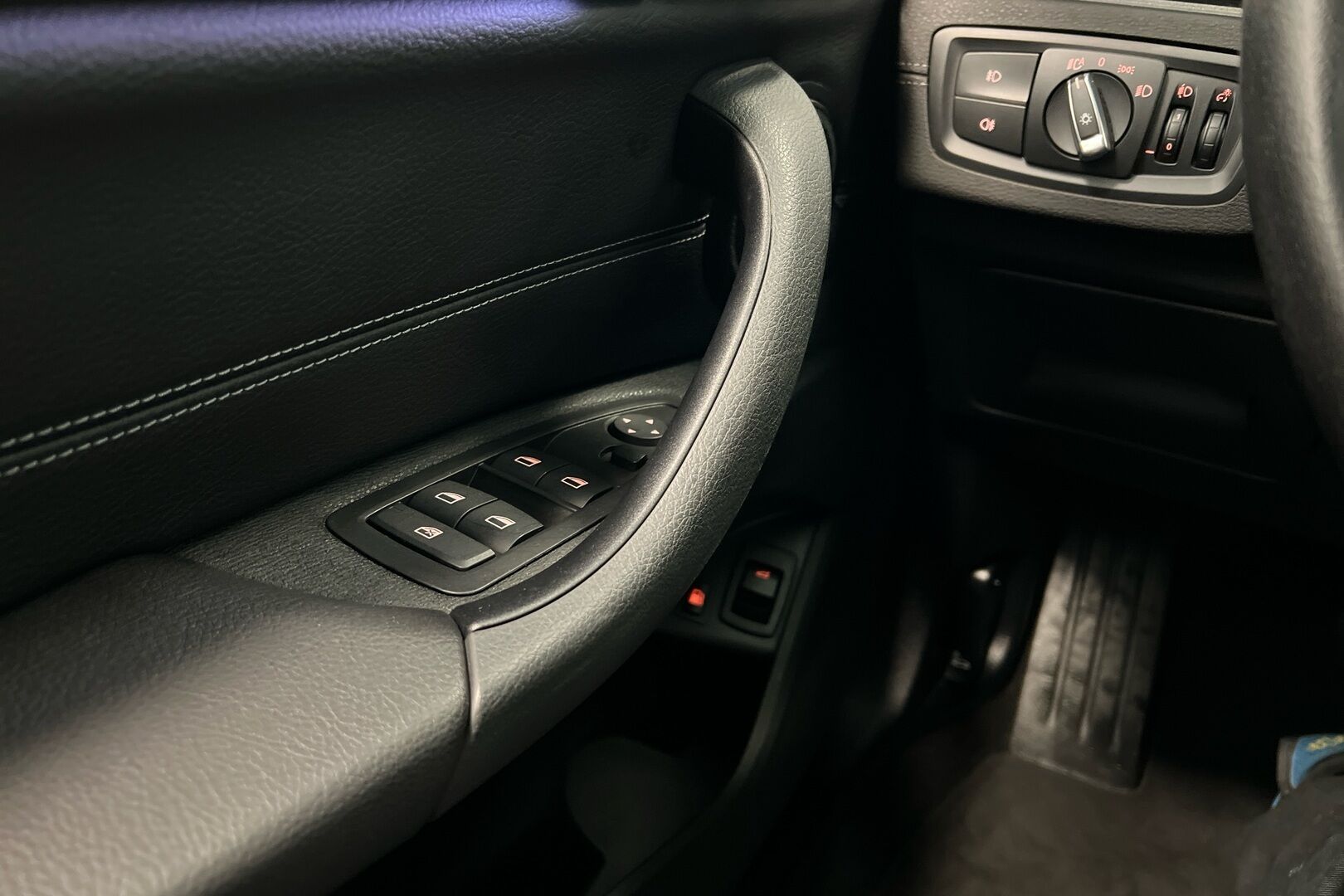 BMW X1 iso kuva 17