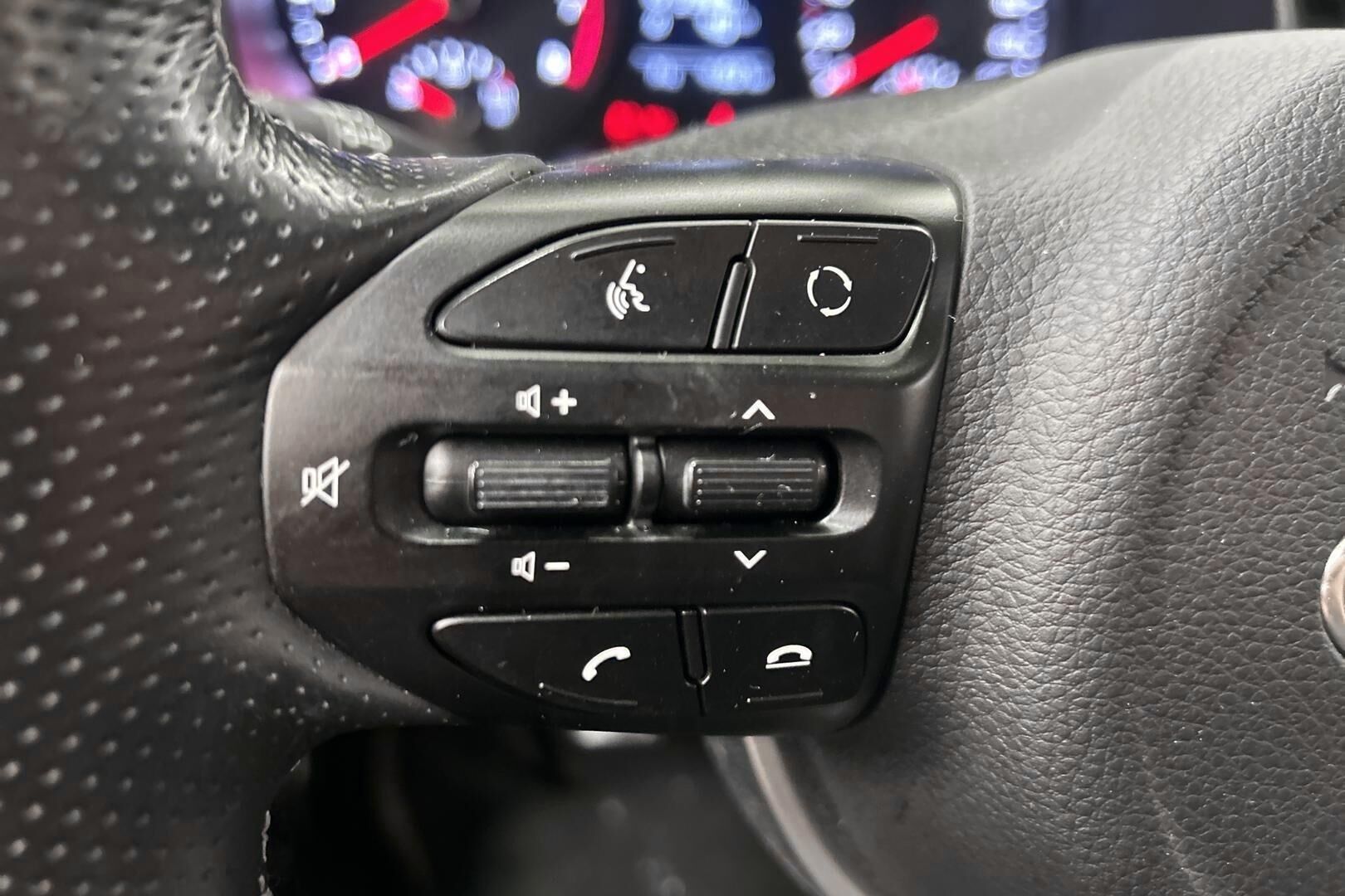 Kia Stonic iso kuva 18