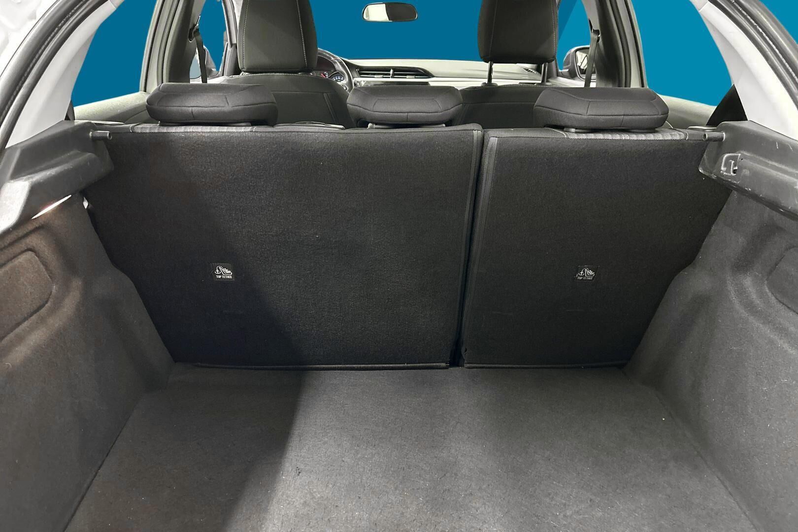 Opel Corsa iso kuva 11