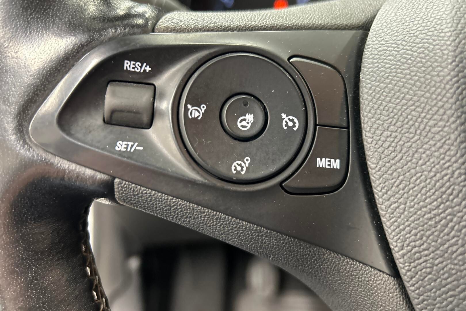 Opel Corsa iso kuva 14