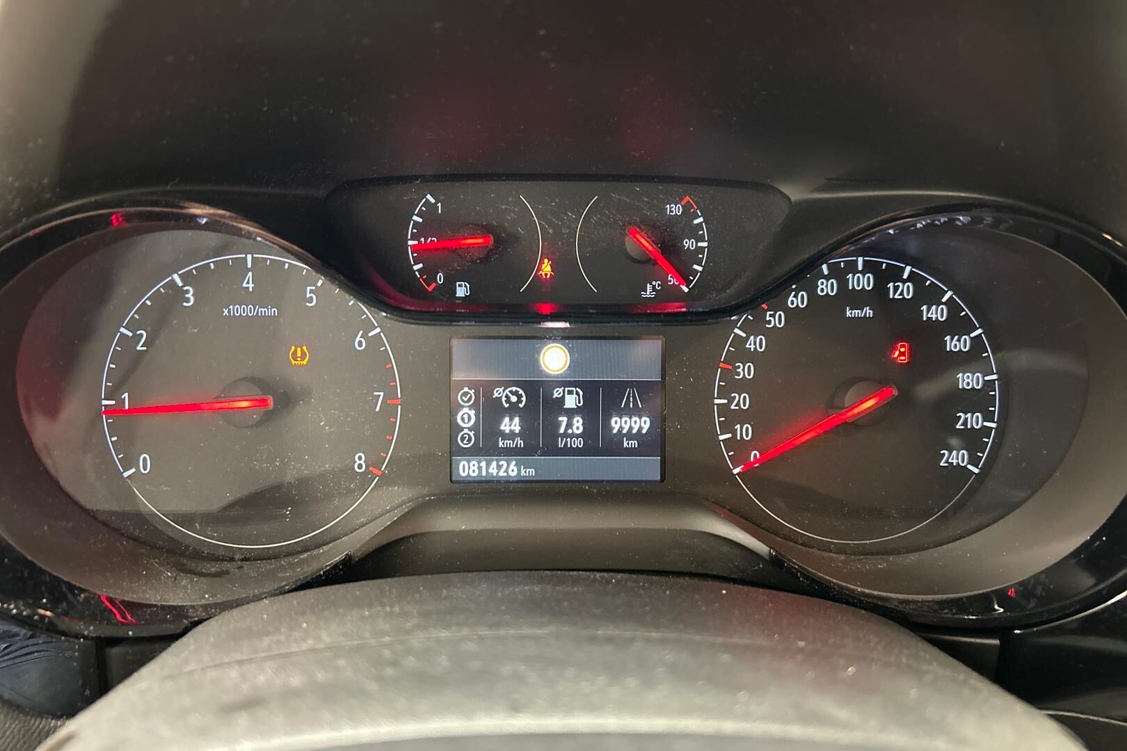 Opel Corsa iso kuva 16