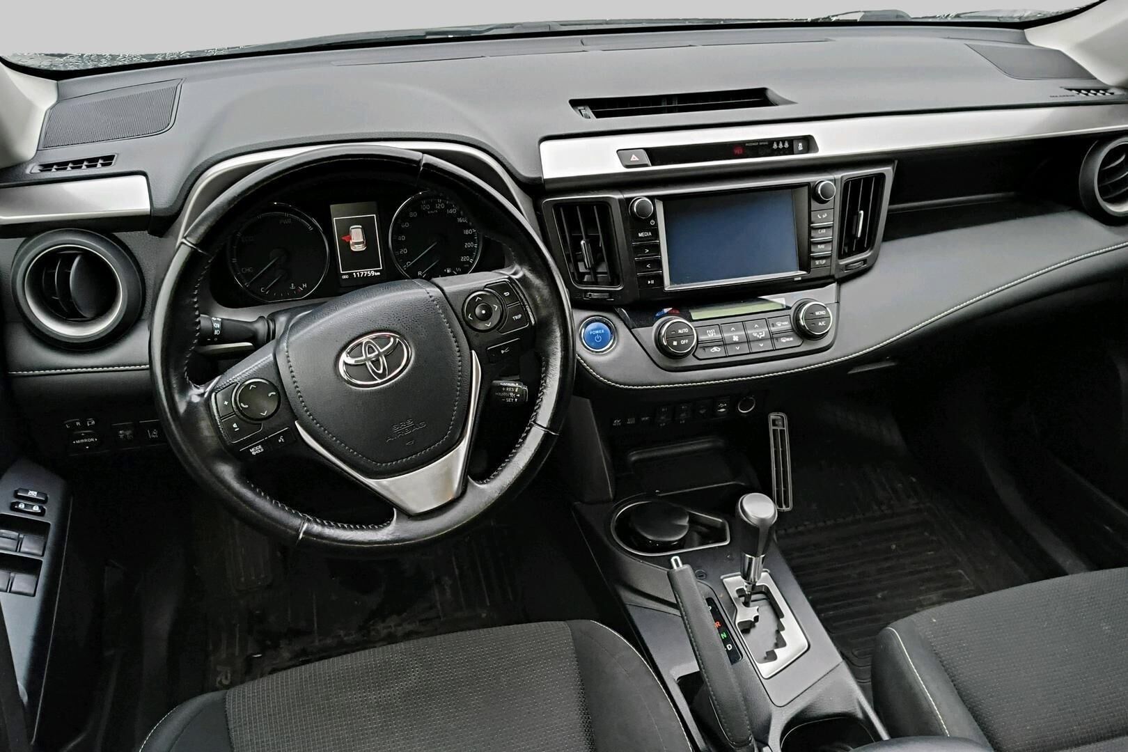 Toyota RAV4 iso kuva 1