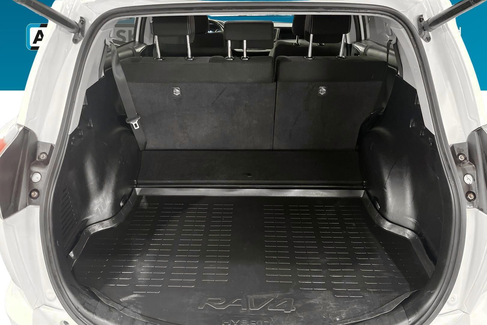 Toyota RAV4 iso kuva 10