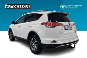 Toyota RAV4 esikatselu 14