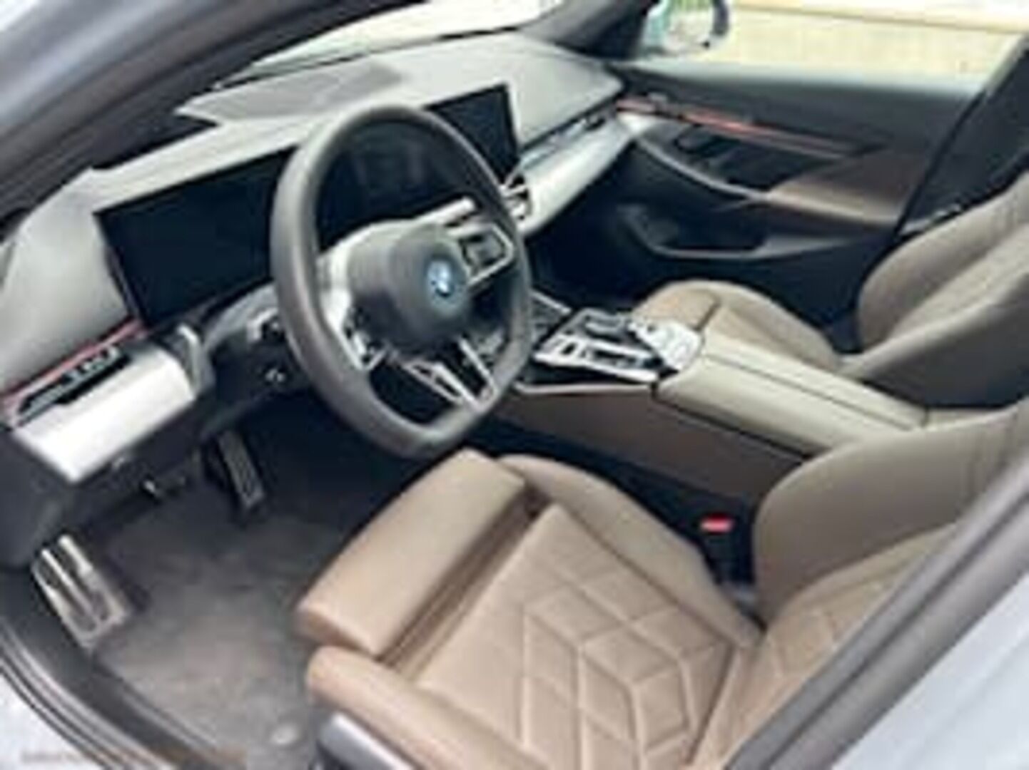 BMW I5 iso kuva 3