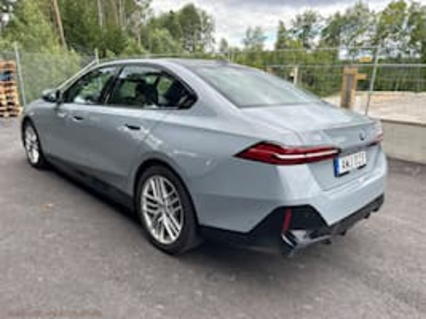 BMW I5 iso kuva 9