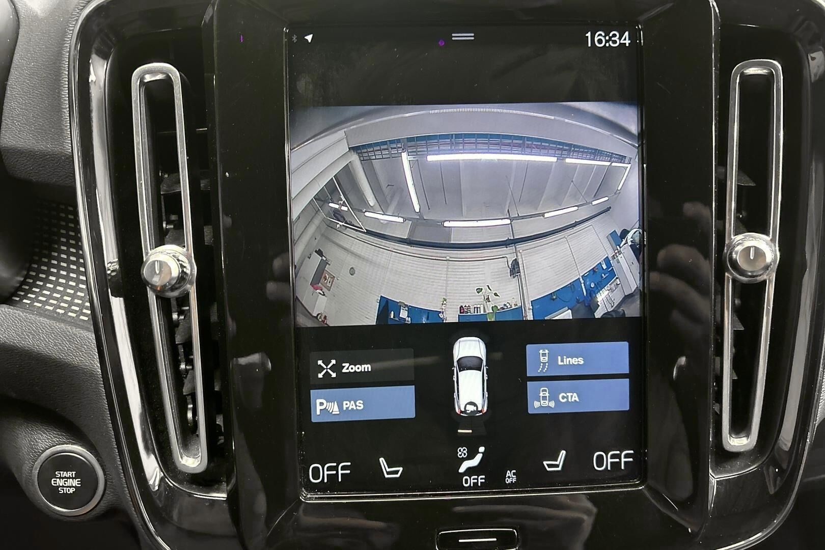 Volvo XC40 iso kuva 16