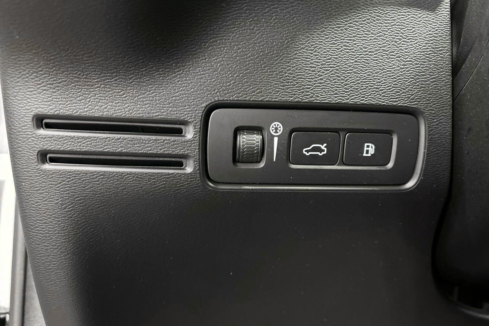 Volvo XC40 iso kuva 18