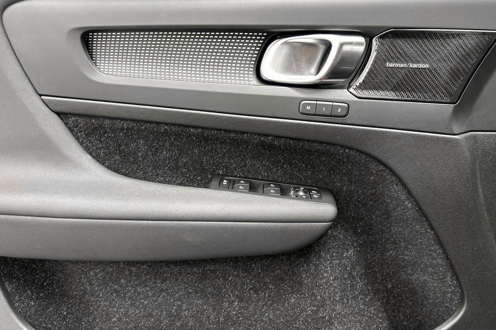 Volvo XC40 iso kuva 25