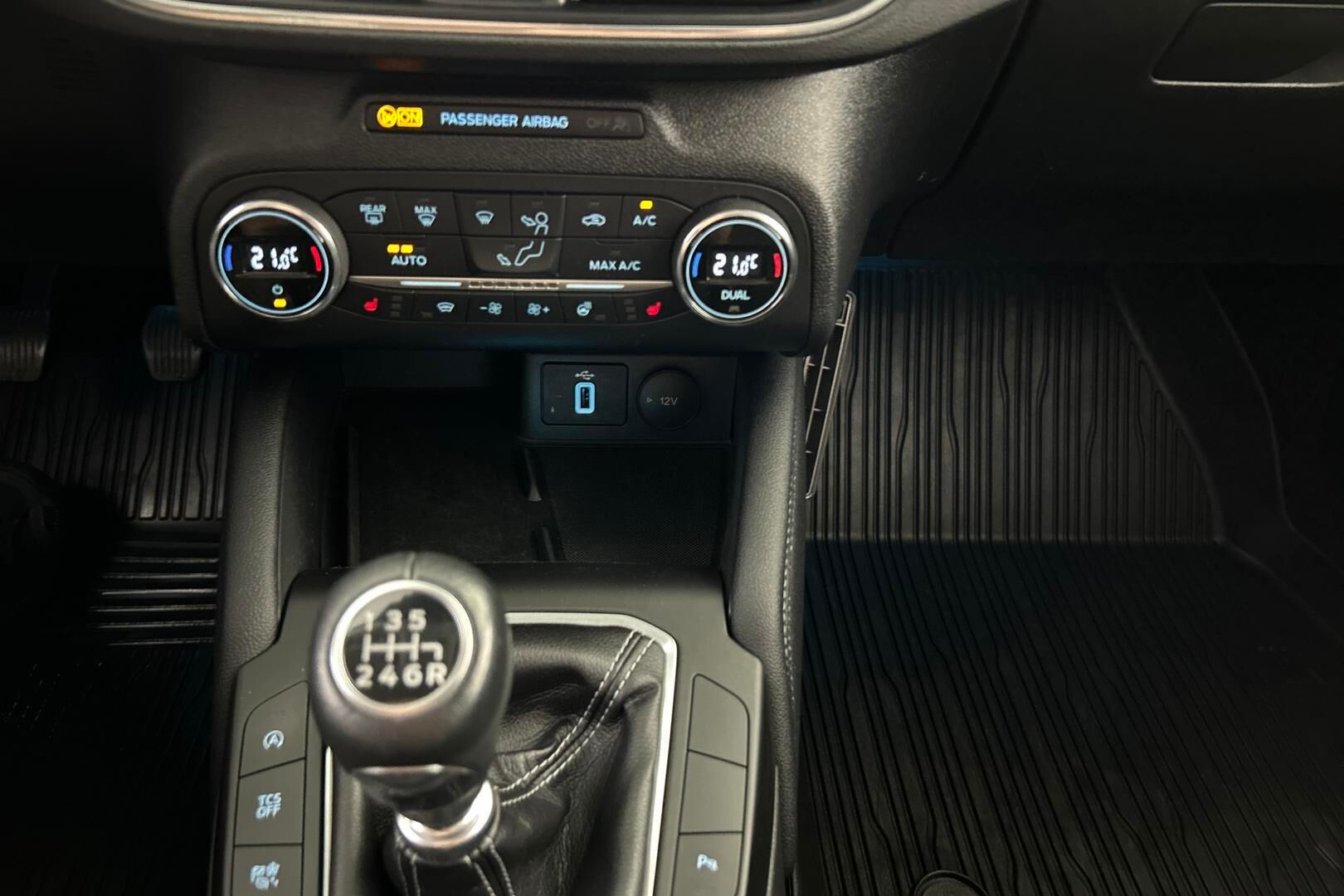Ford Focus iso kuva 15