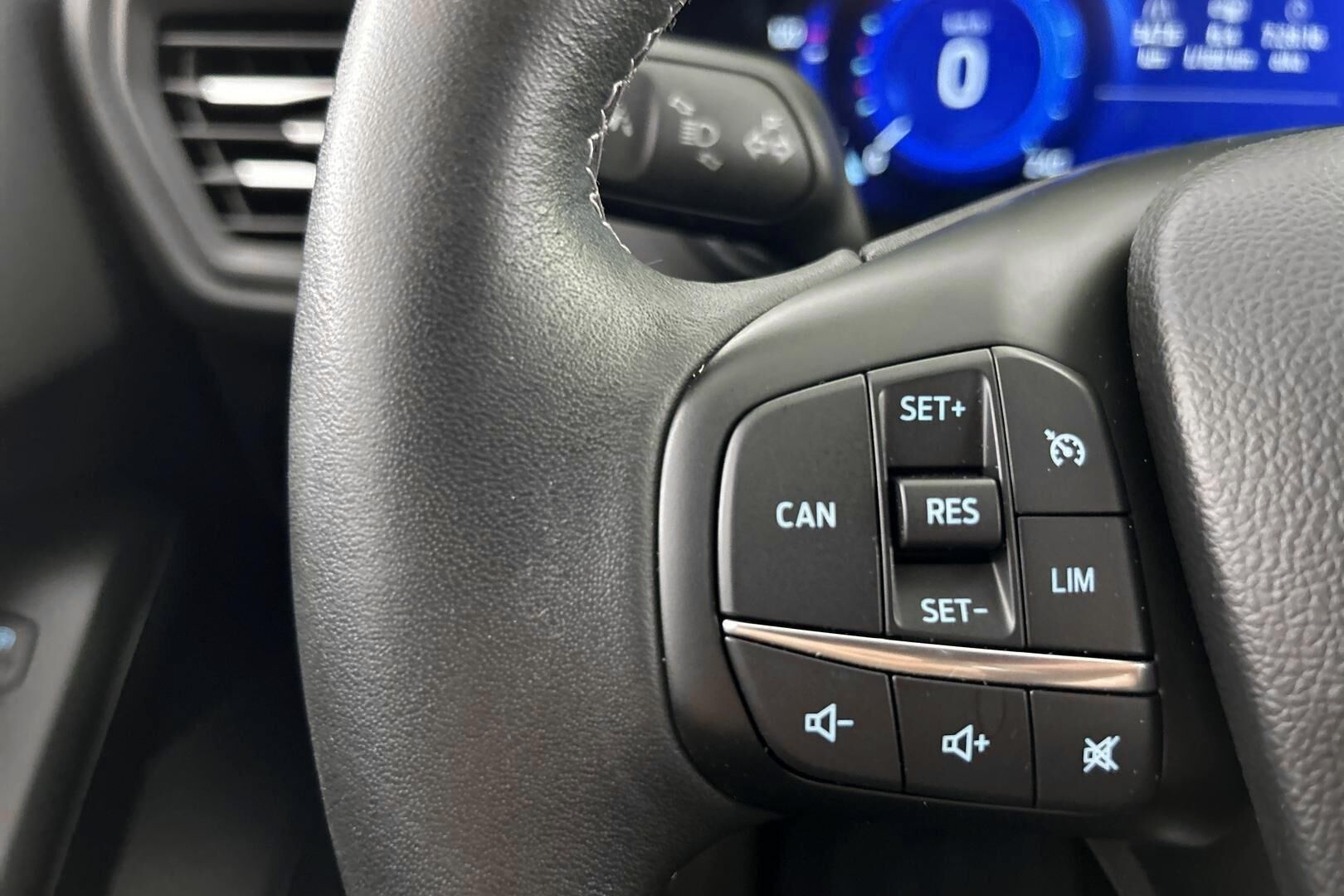 Ford Focus iso kuva 18