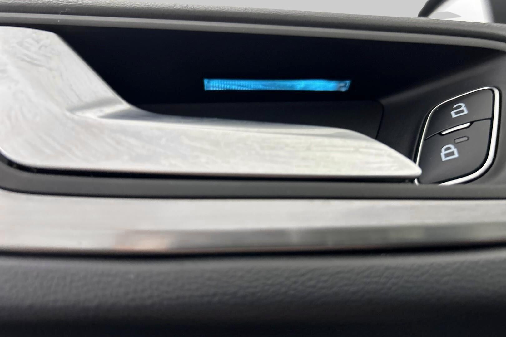 Ford Focus iso kuva 23