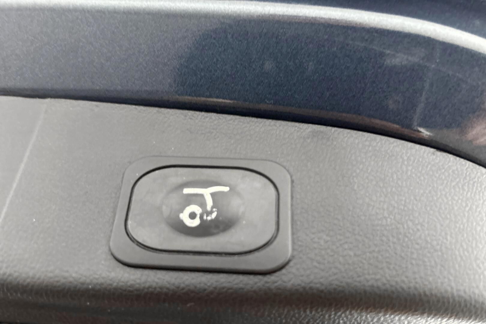 Ford Focus iso kuva 24