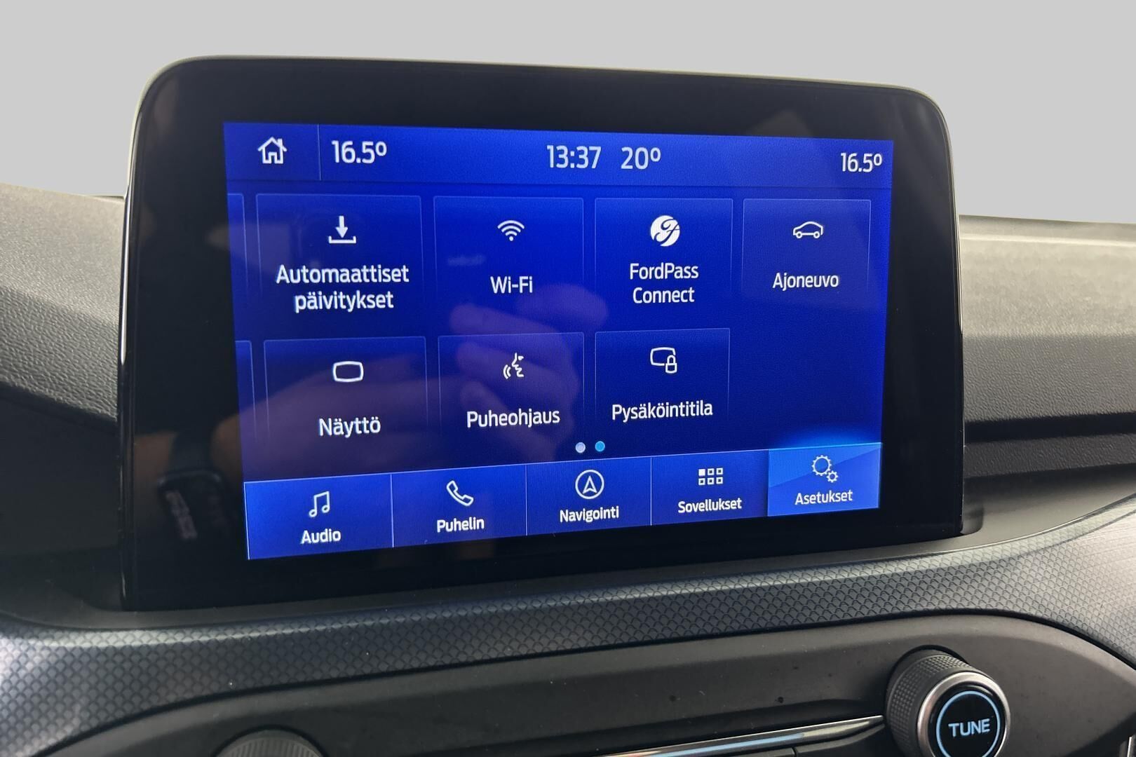 Ford Focus iso kuva 19