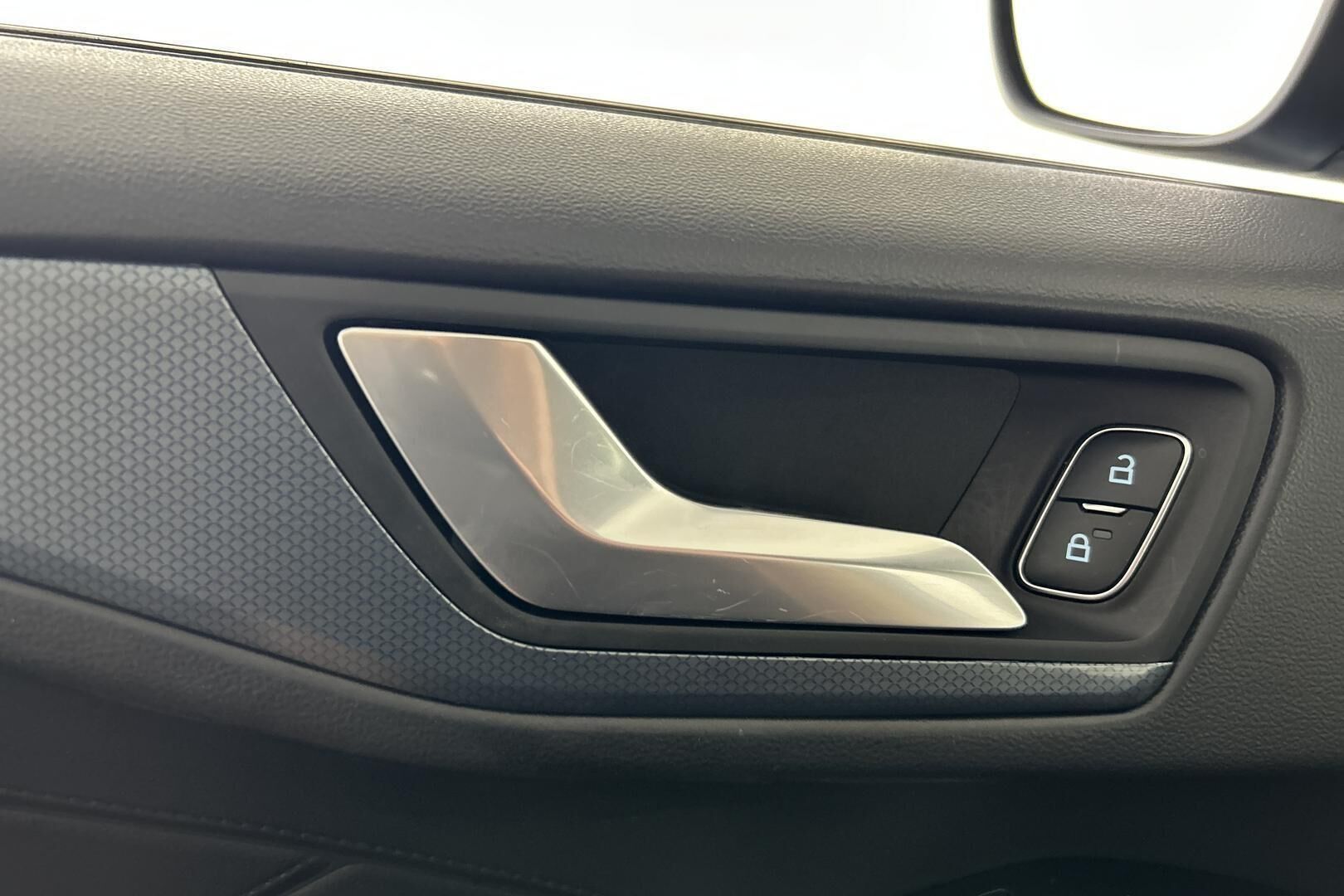 Ford Focus iso kuva 29
