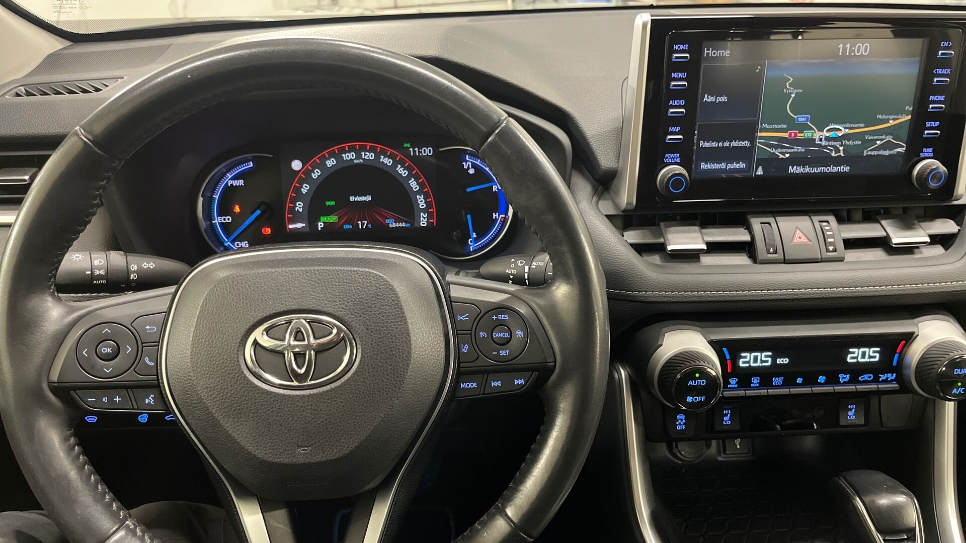 Toyota RAV4 iso kuva 10