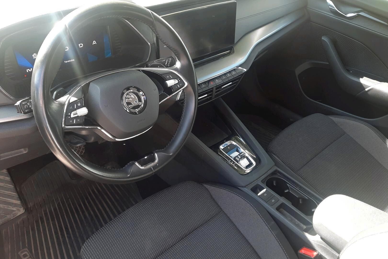 Skoda Octavia iso kuva 2