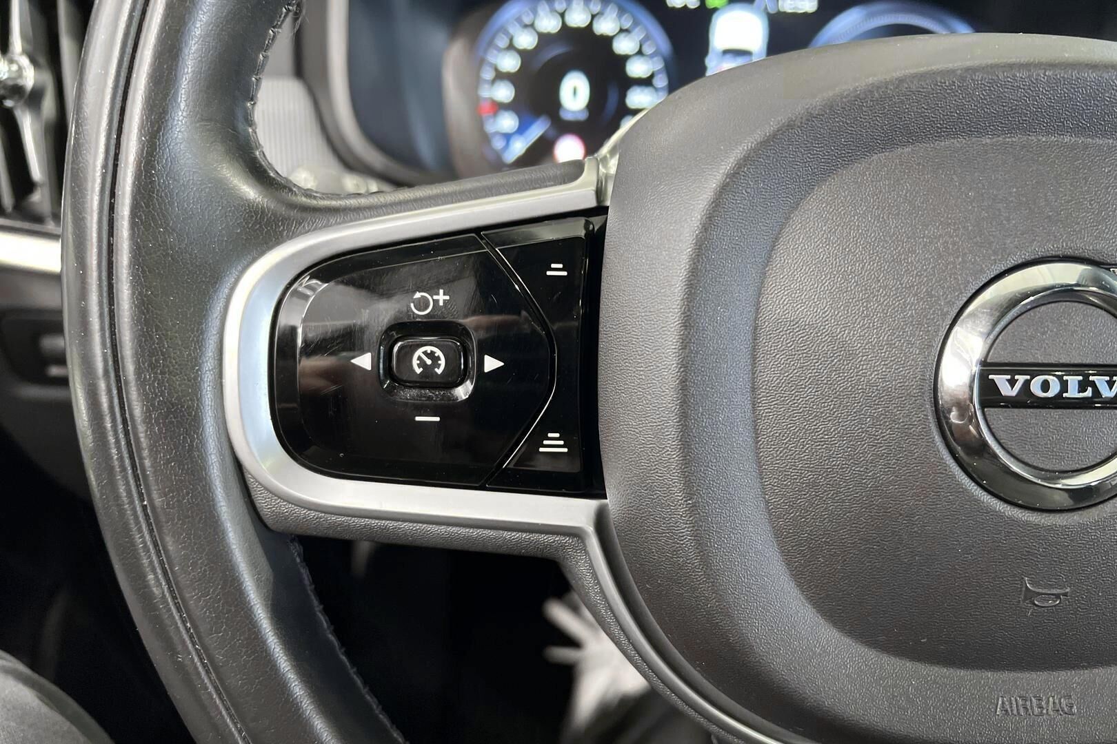 Volvo V90 iso kuva 17