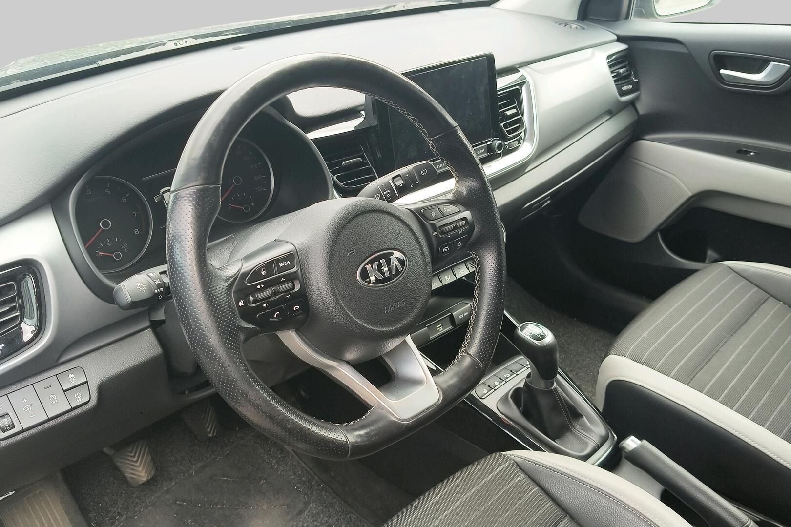 Kia Stonic iso kuva 2