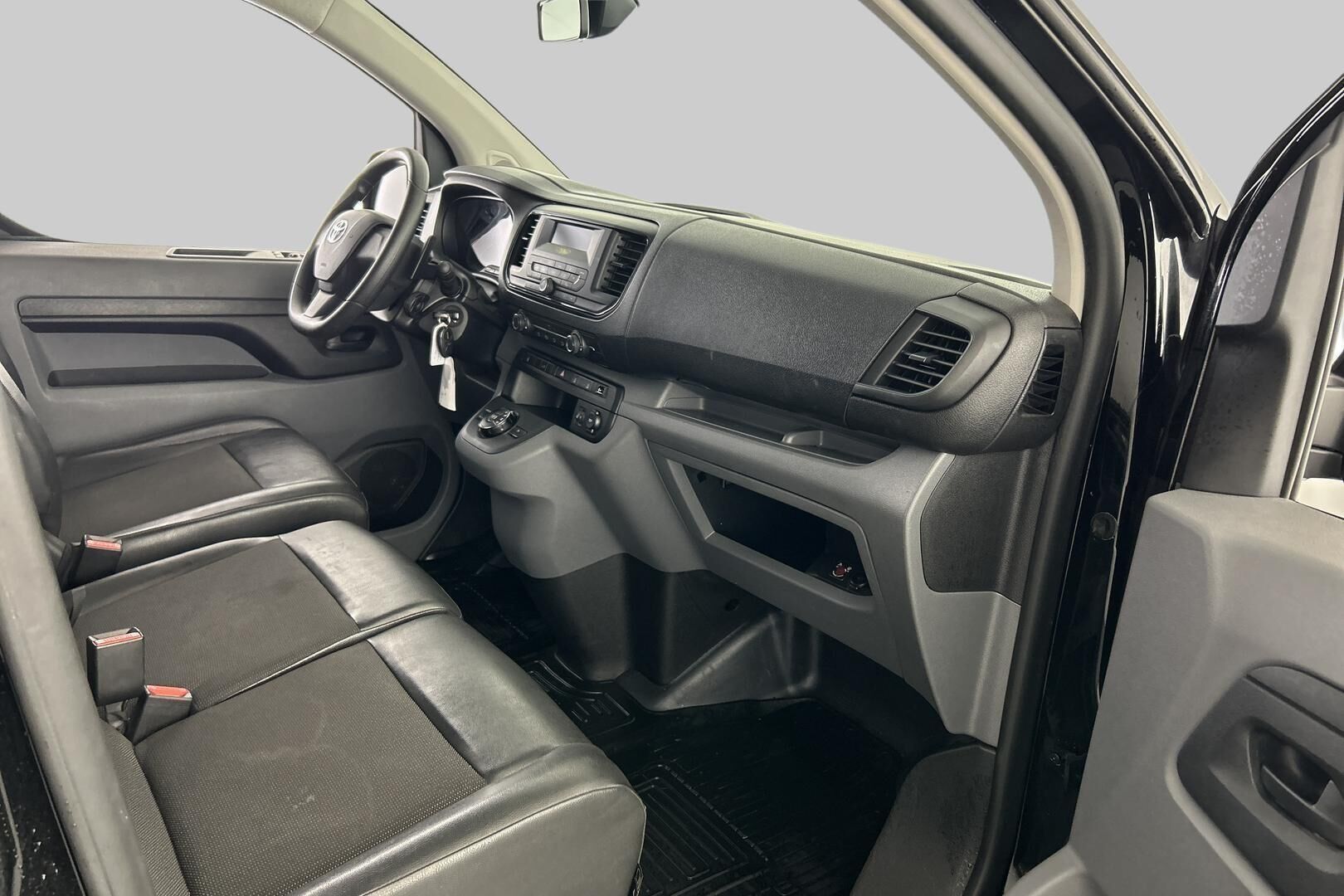 Toyota Proace iso kuva 10