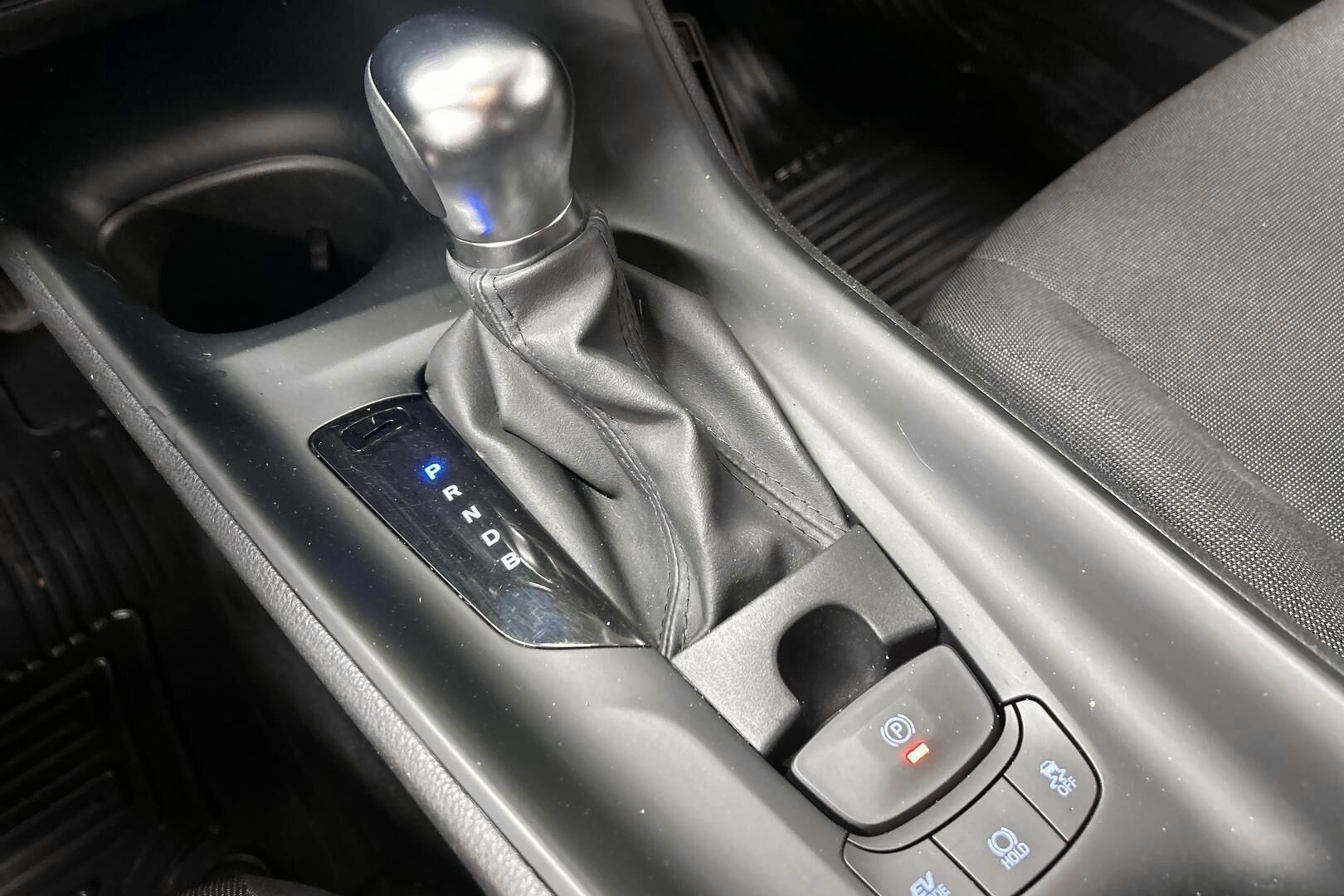 Toyota C-HR iso kuva 22