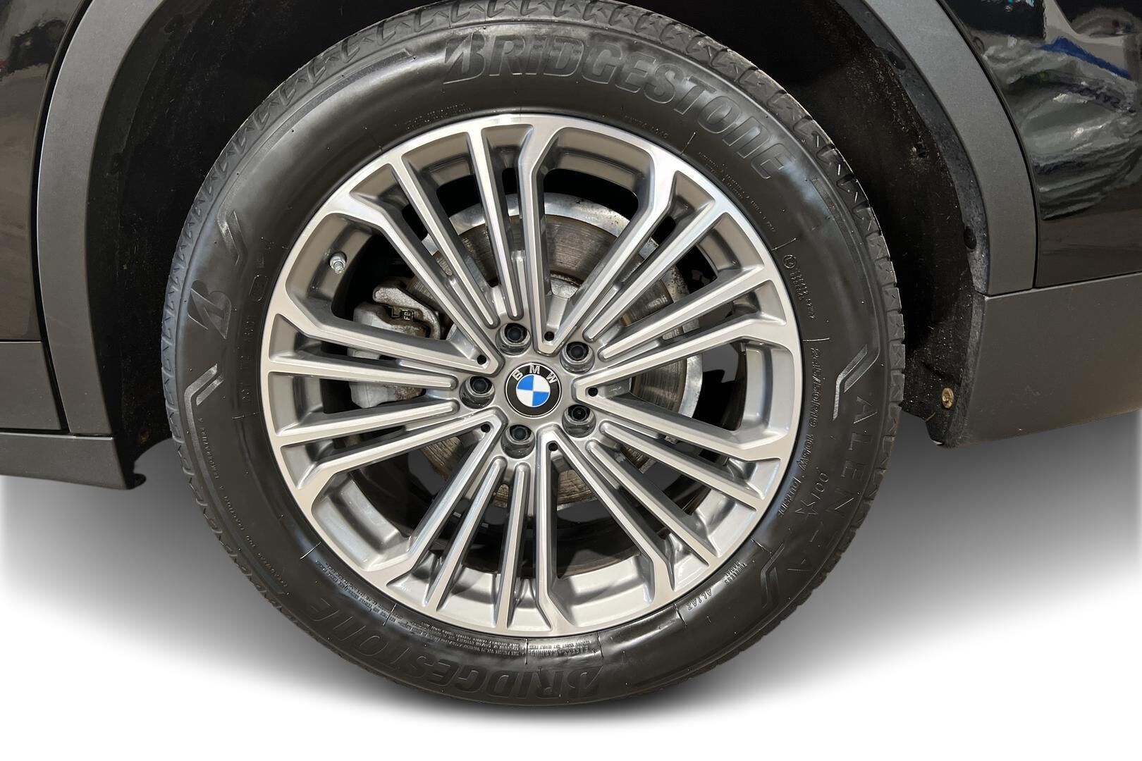 BMW X3 iso kuva 13