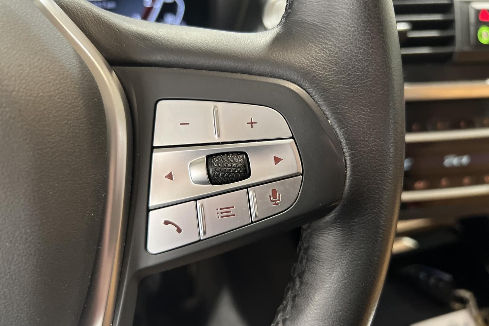 BMW X3 iso kuva 18