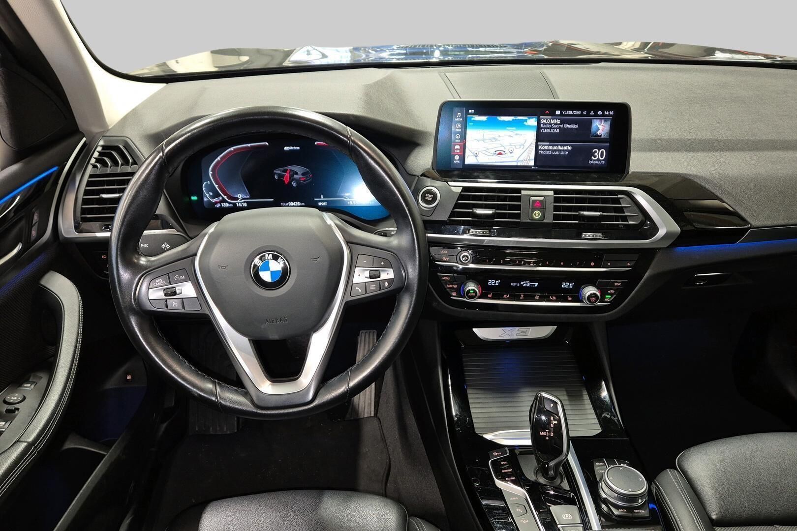 BMW X3 iso kuva 2