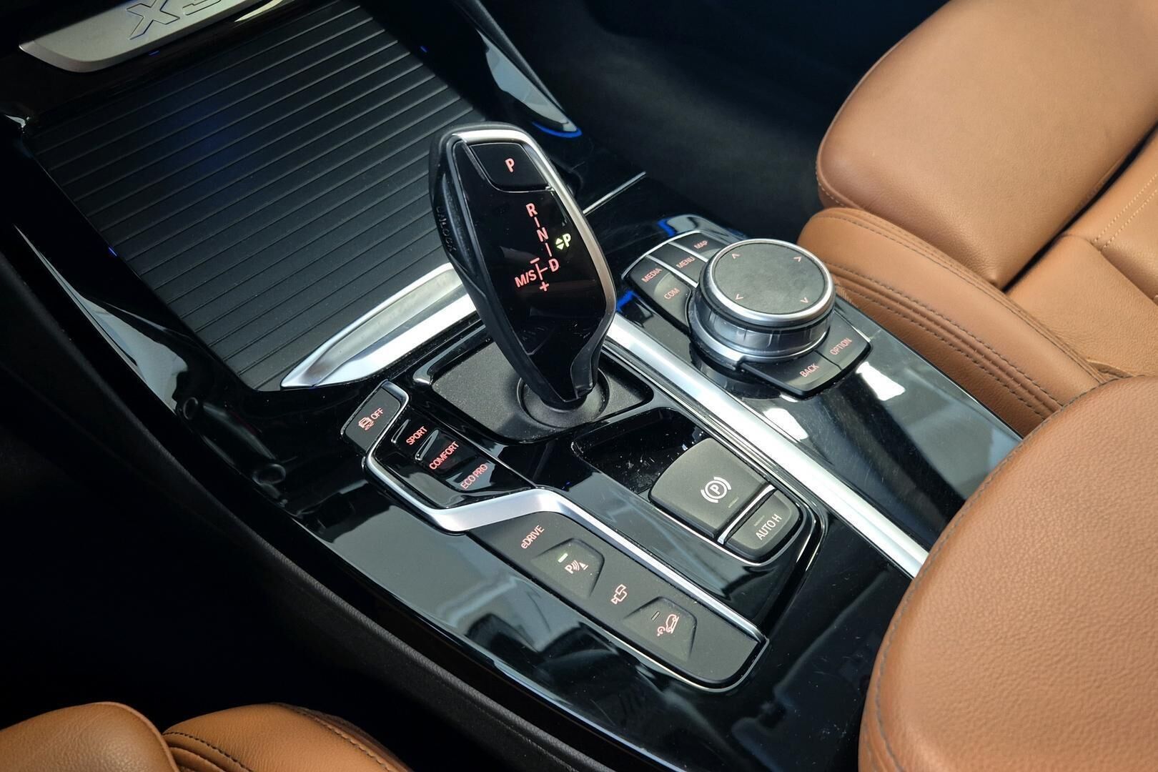 BMW X3 iso kuva 16