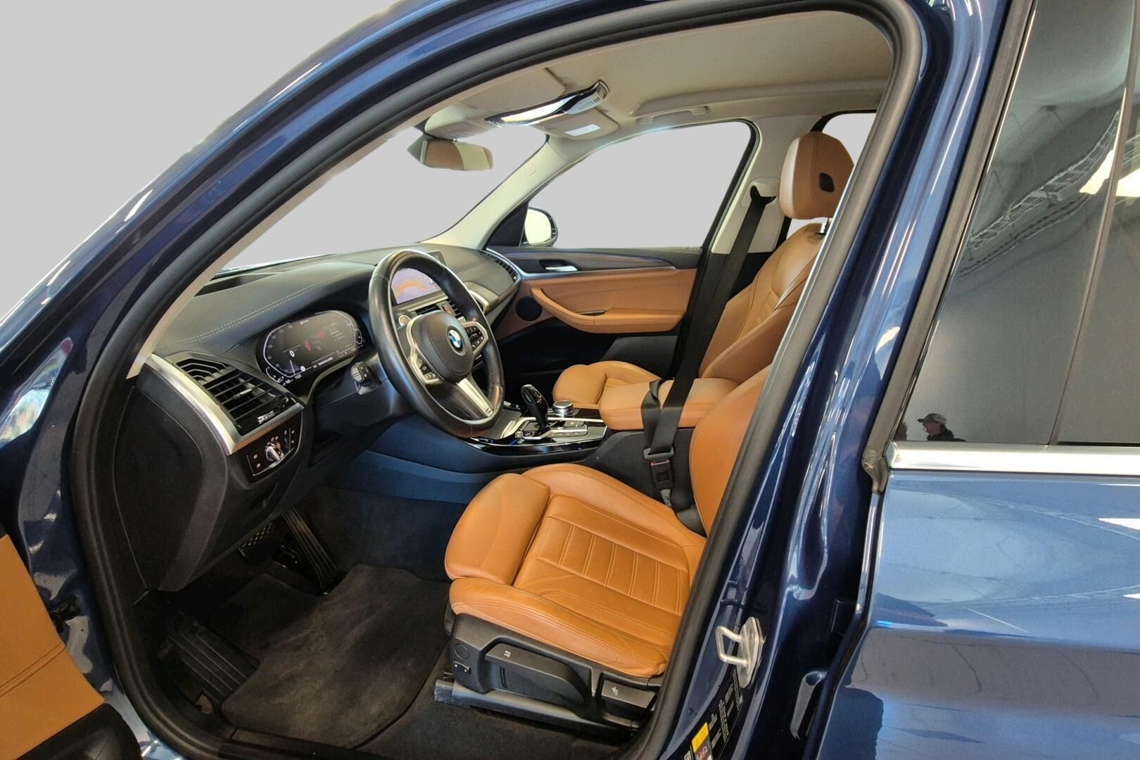 BMW X3 iso kuva 8