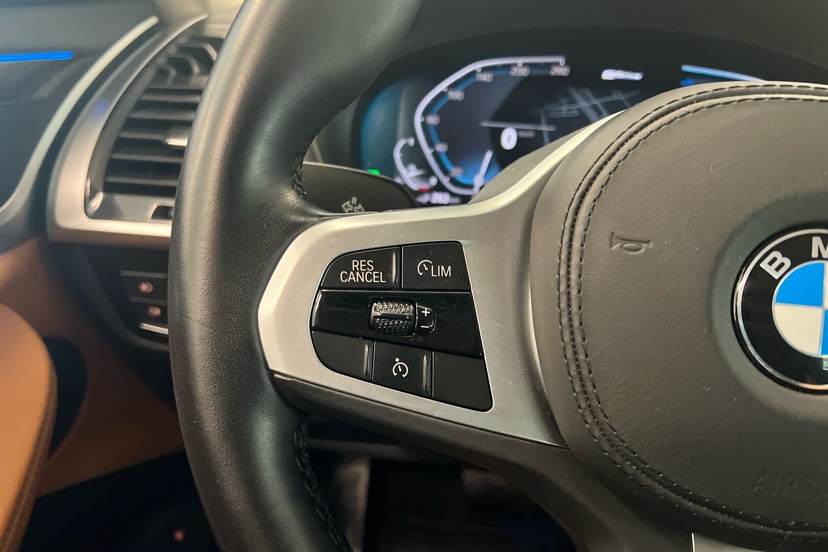 BMW X3 iso kuva 18
