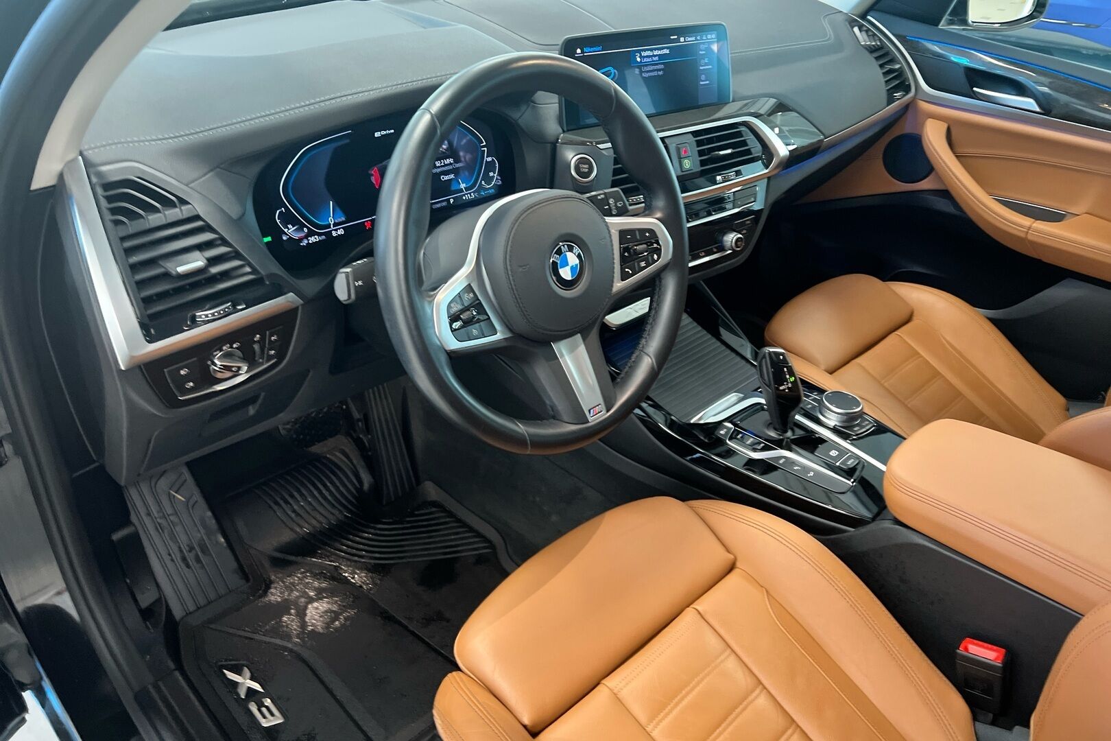 BMW X3 iso kuva 8