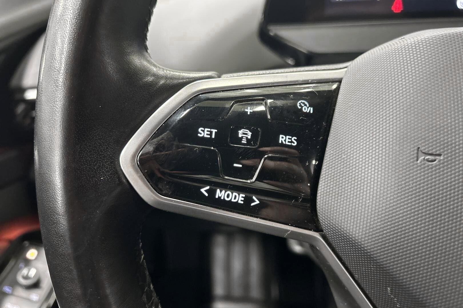 Volkswagen ID.4 iso kuva 15