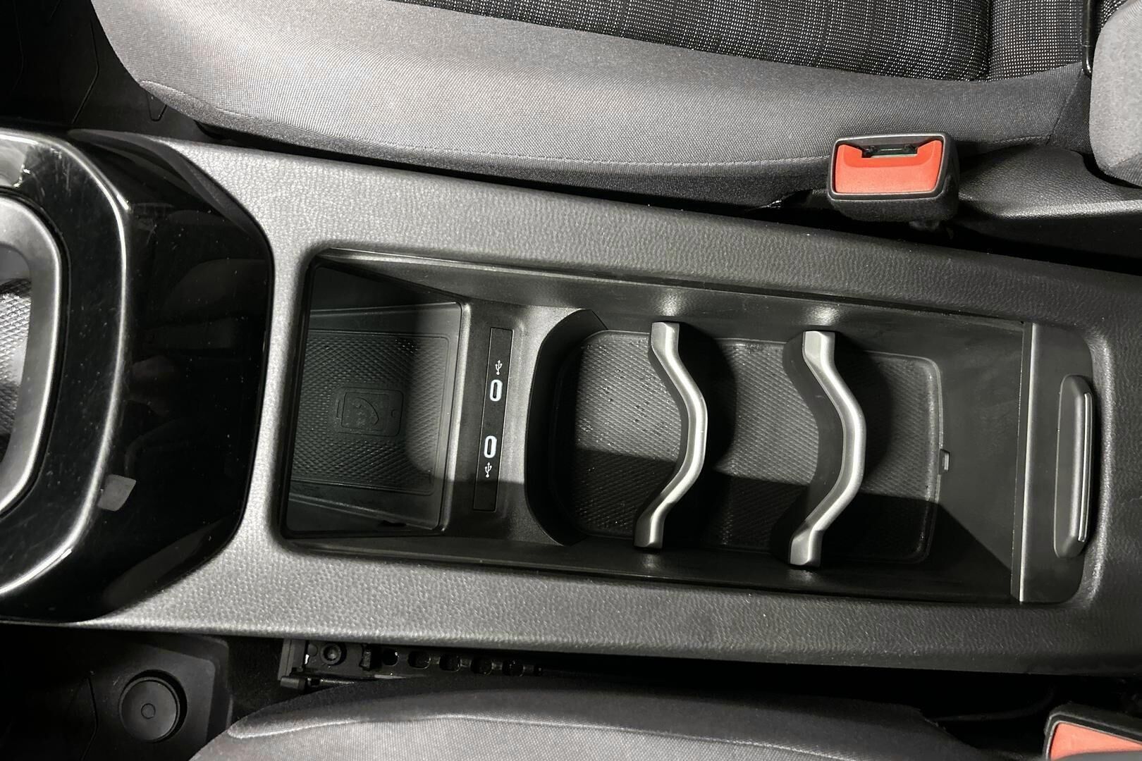 Volkswagen ID.4 iso kuva 21