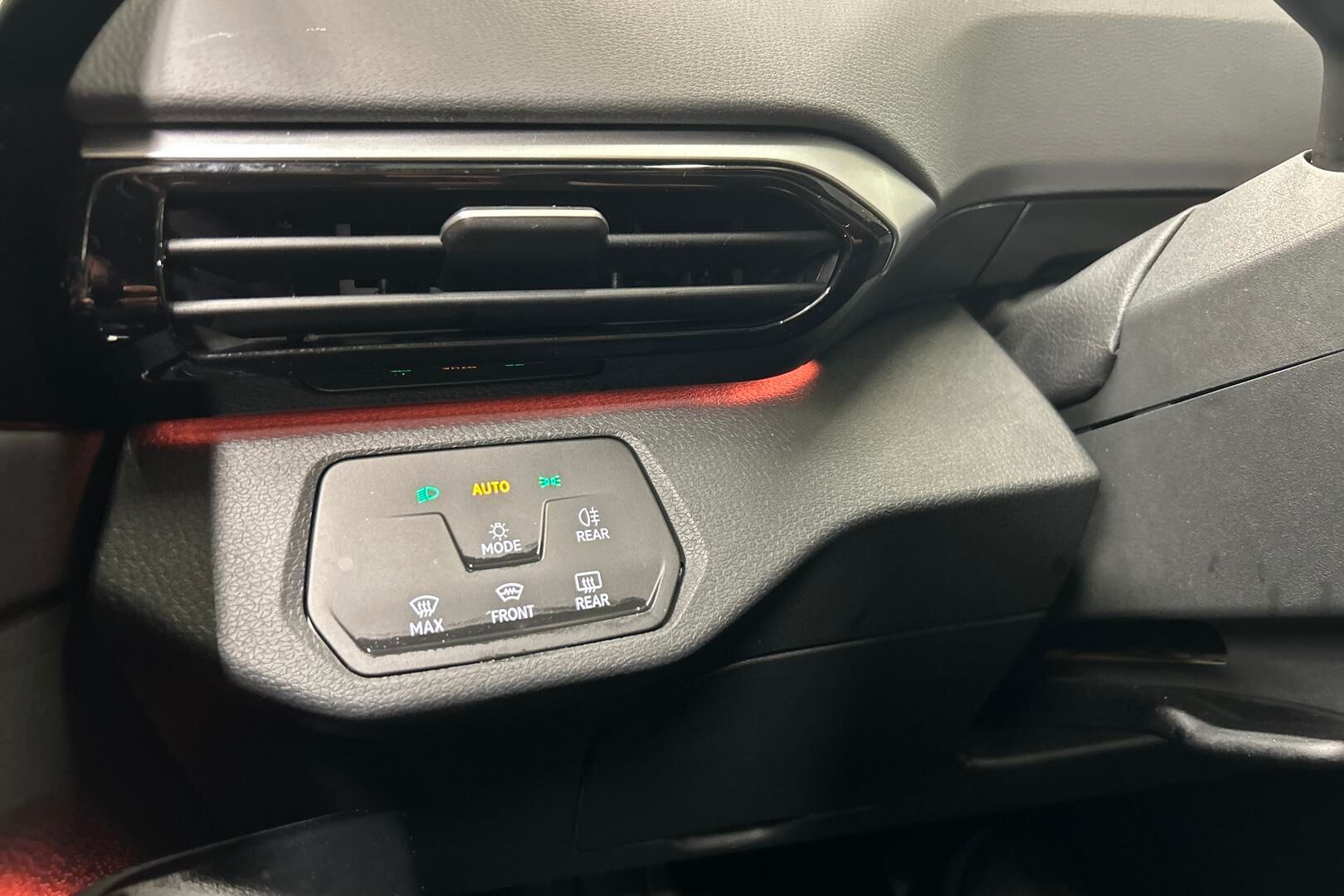 Volkswagen ID.4 iso kuva 14