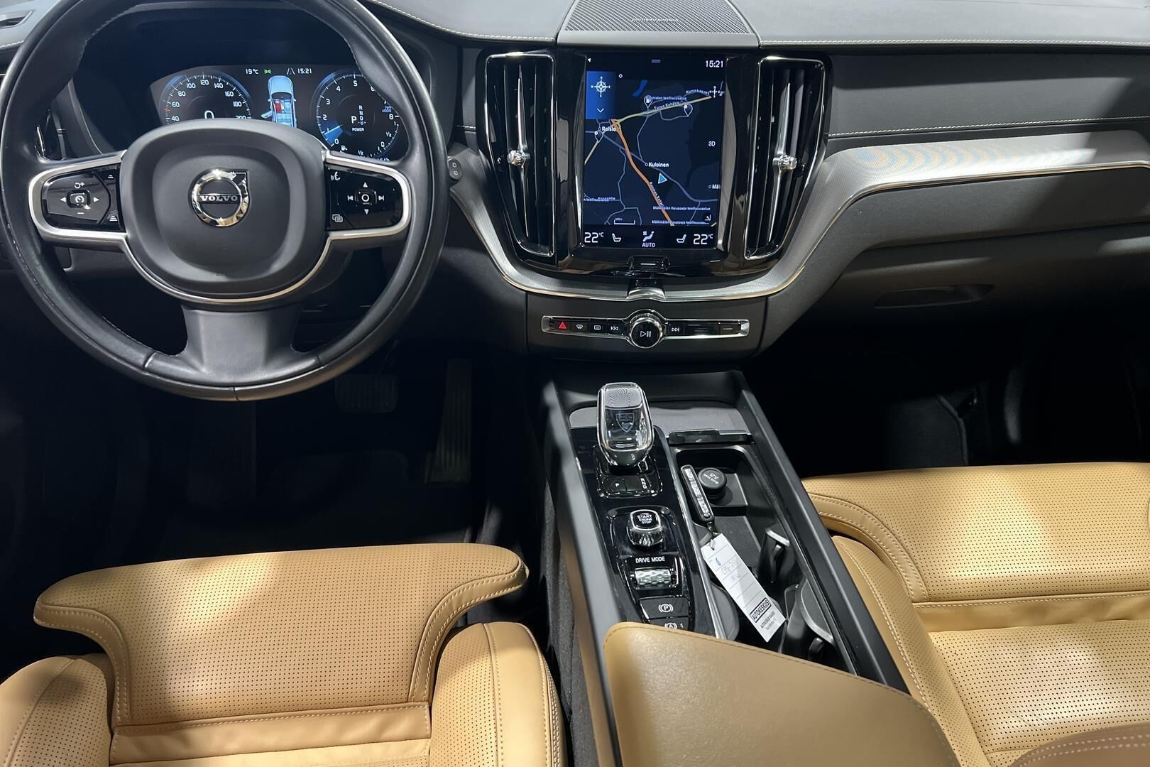 Volvo XC60 iso kuva 11