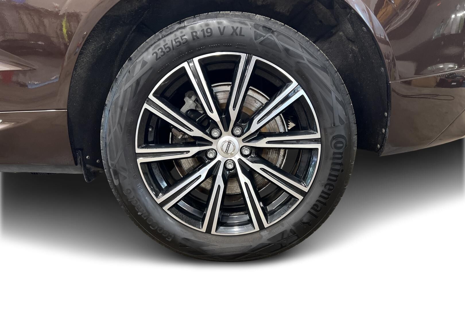 Volvo XC60 iso kuva 13