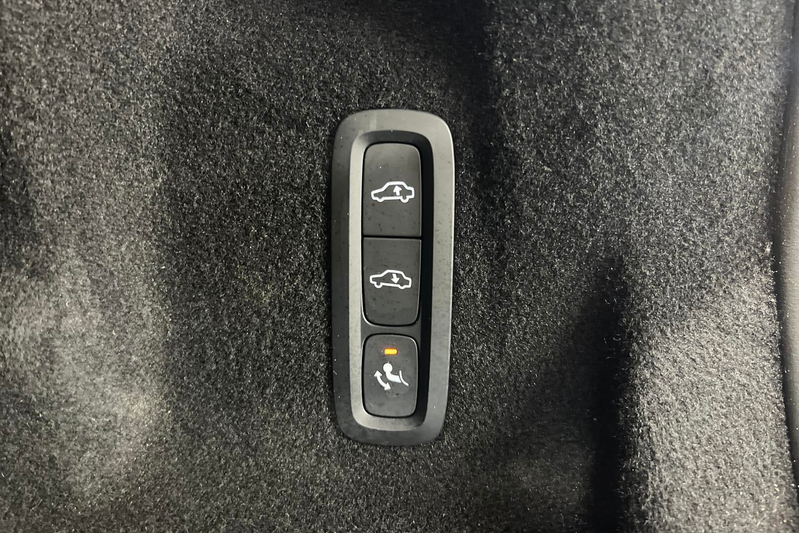 Volvo XC60 iso kuva 14