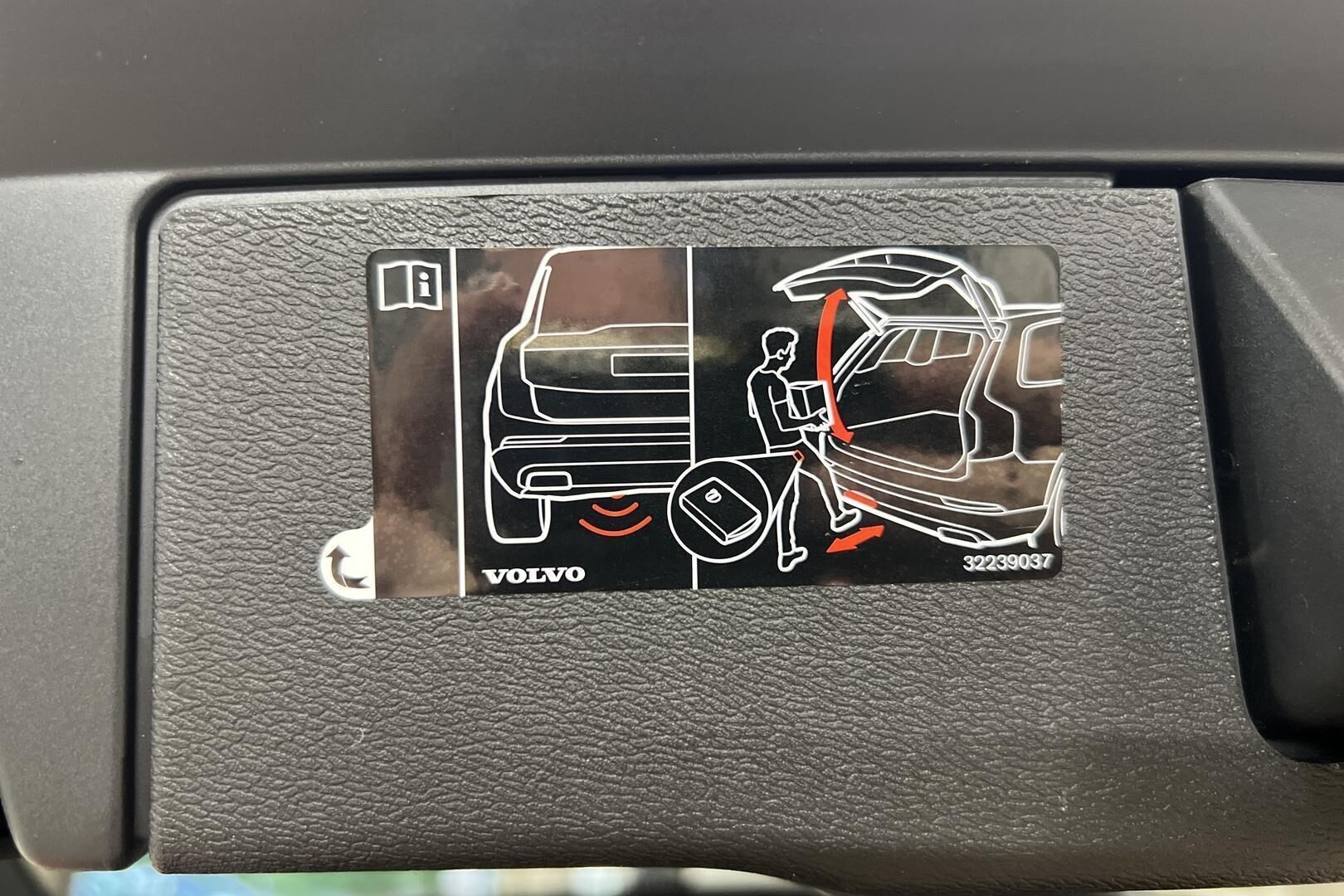 Volvo XC60 iso kuva 16