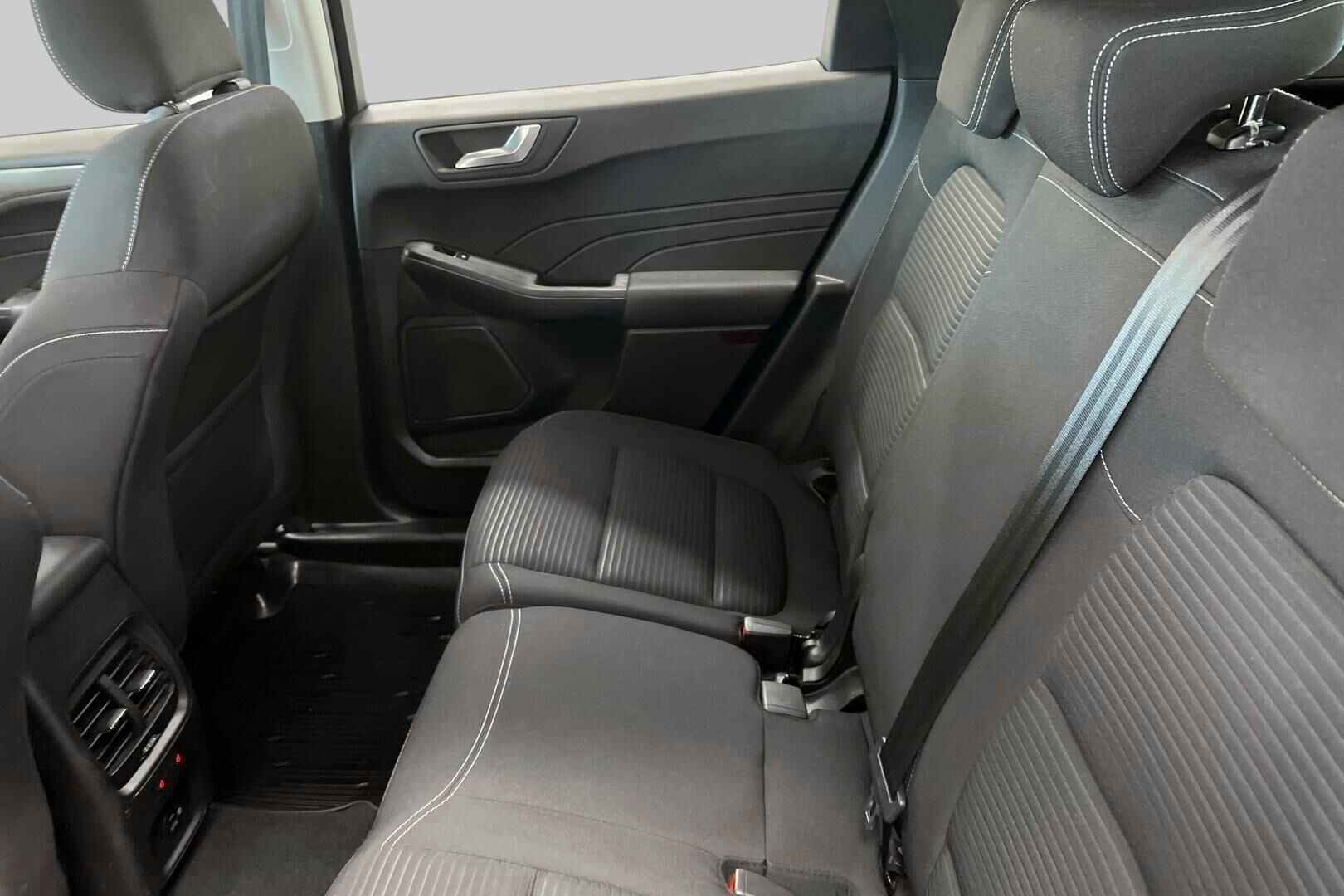 Ford Kuga iso kuva 10