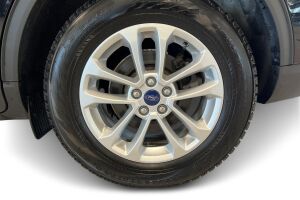 Ford Kuga esikatselu 13