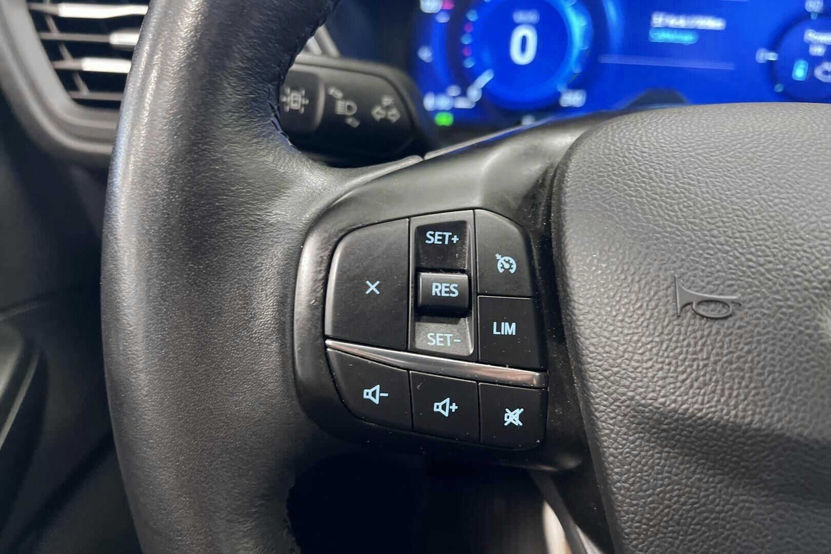 Ford Kuga iso kuva 17
