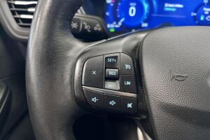 Ford Kuga esikatselu 17