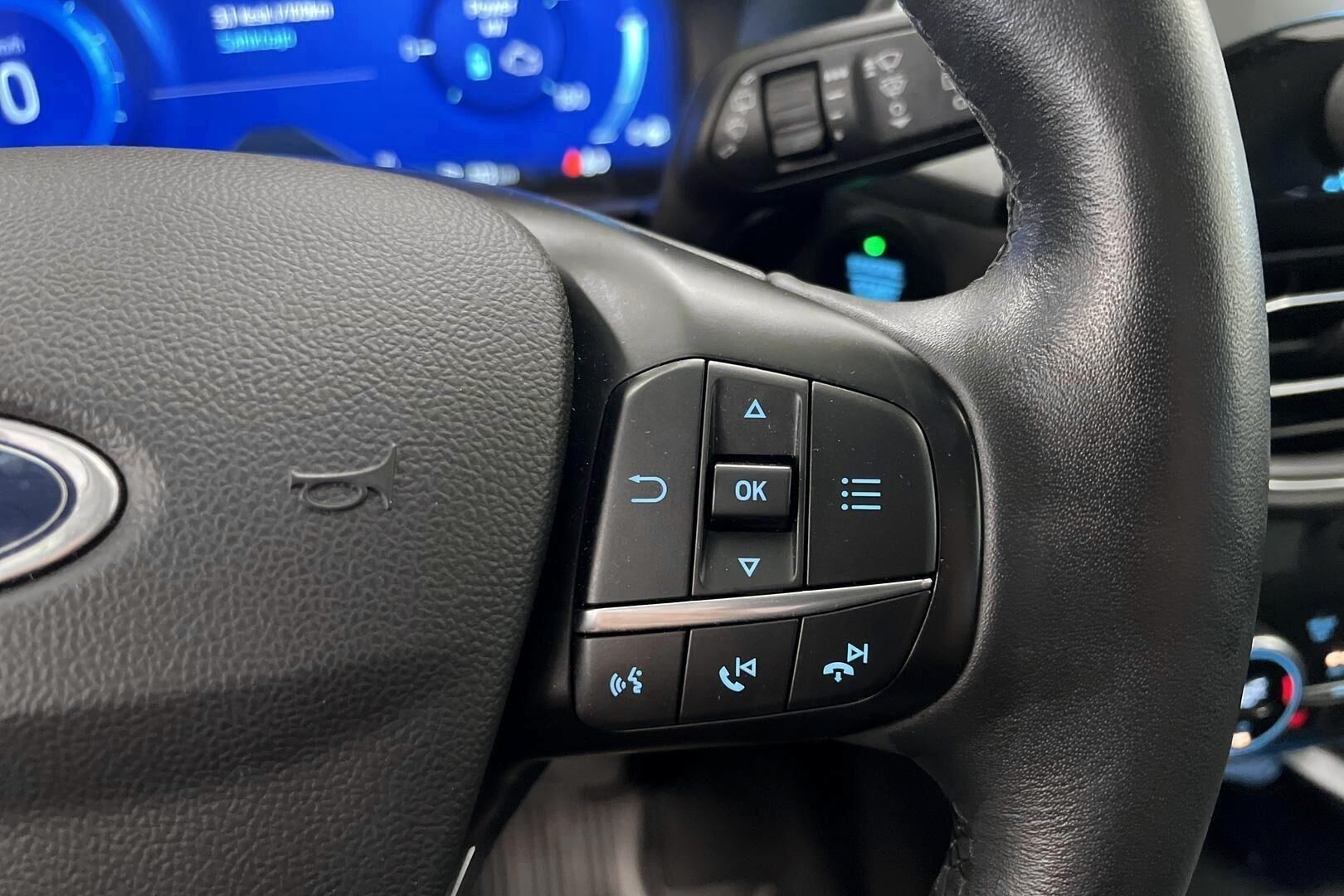 Ford Kuga iso kuva 18