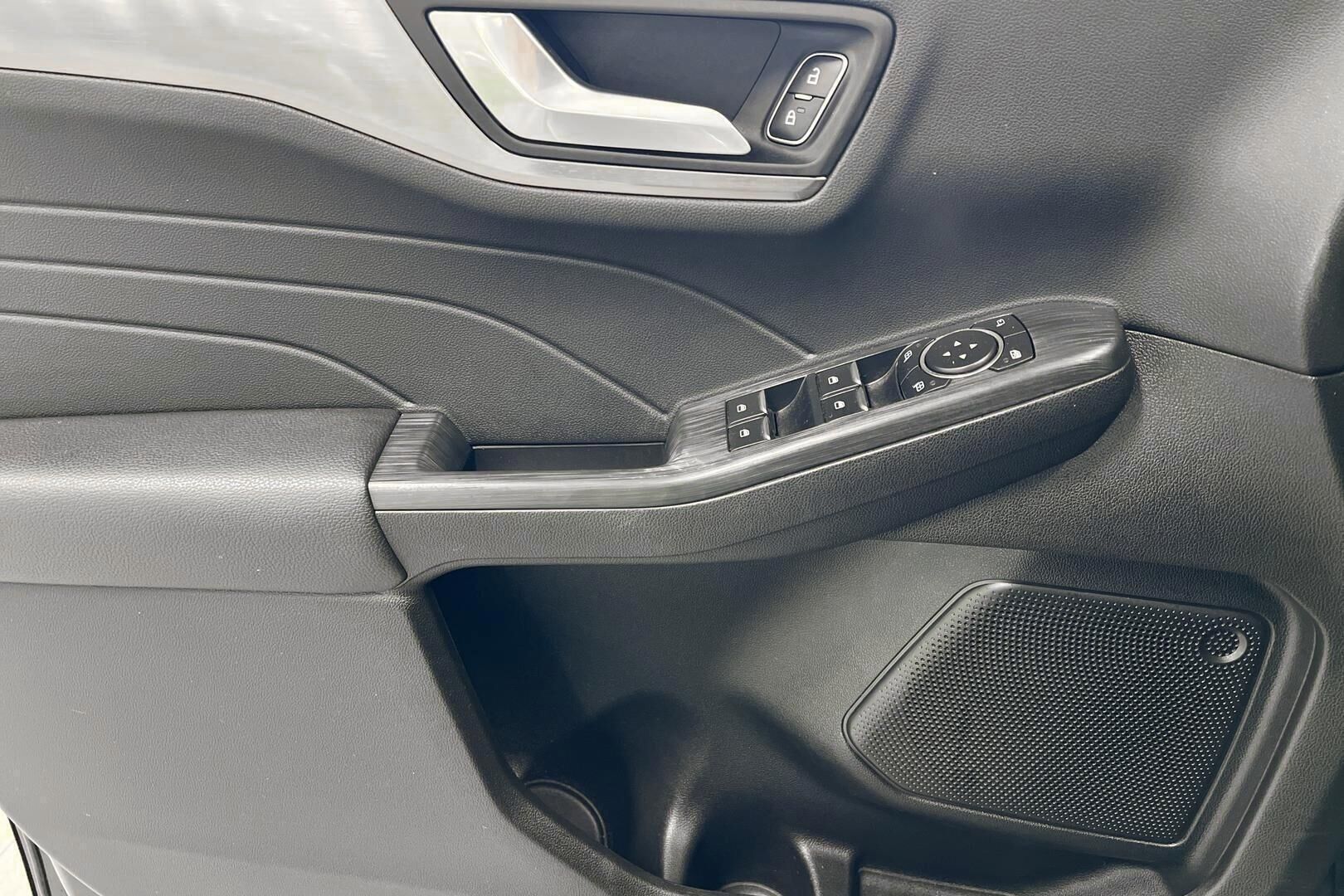 Ford Kuga iso kuva 20